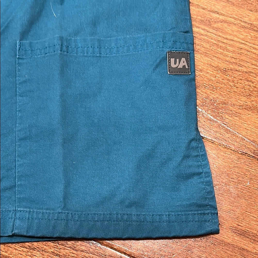 UA Scrubs men’s Teal Scrub set - Picture 4 of 9